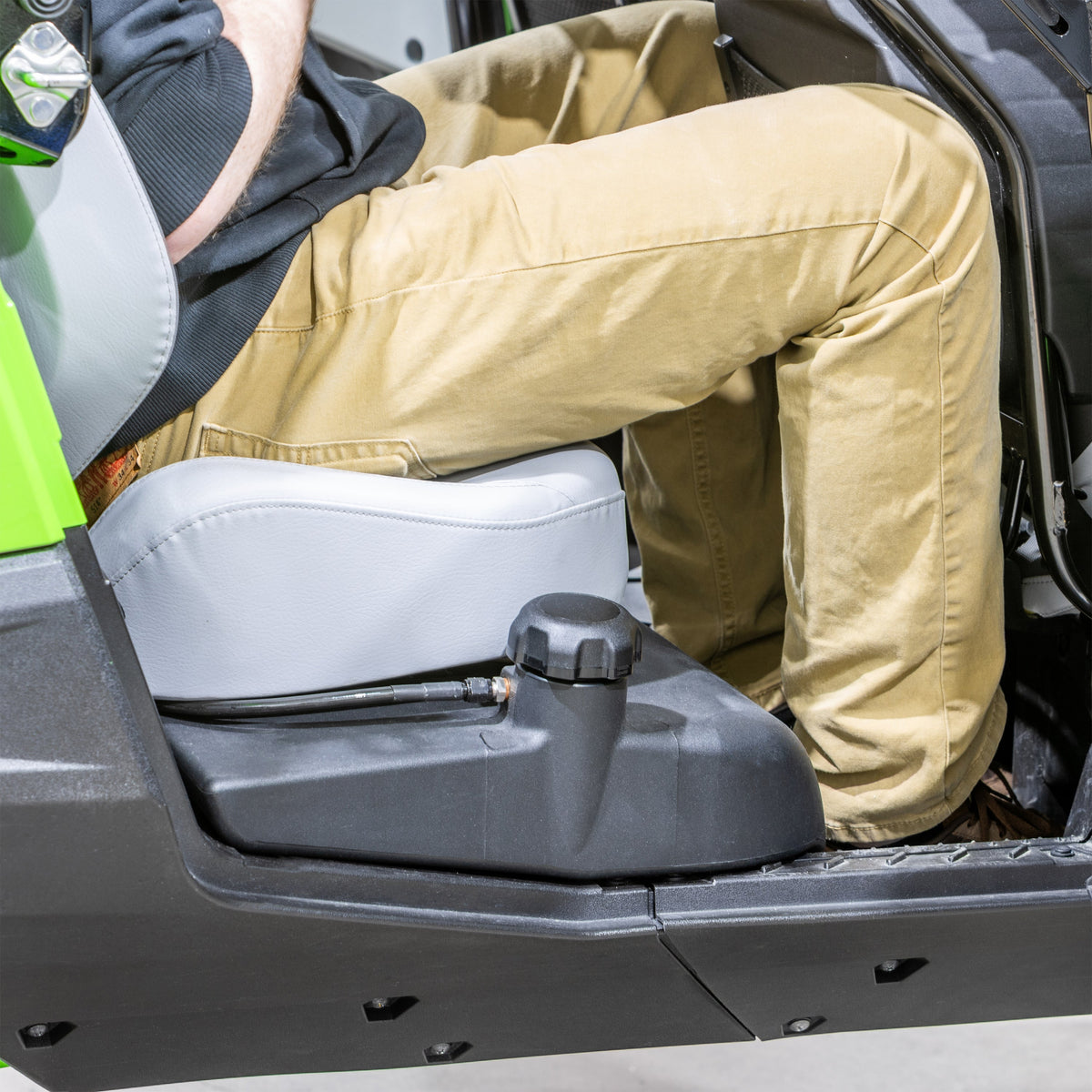 Kawasaki Teryx H2 6.8-Gallon Auxiliary Fuel Tank – product detail 6