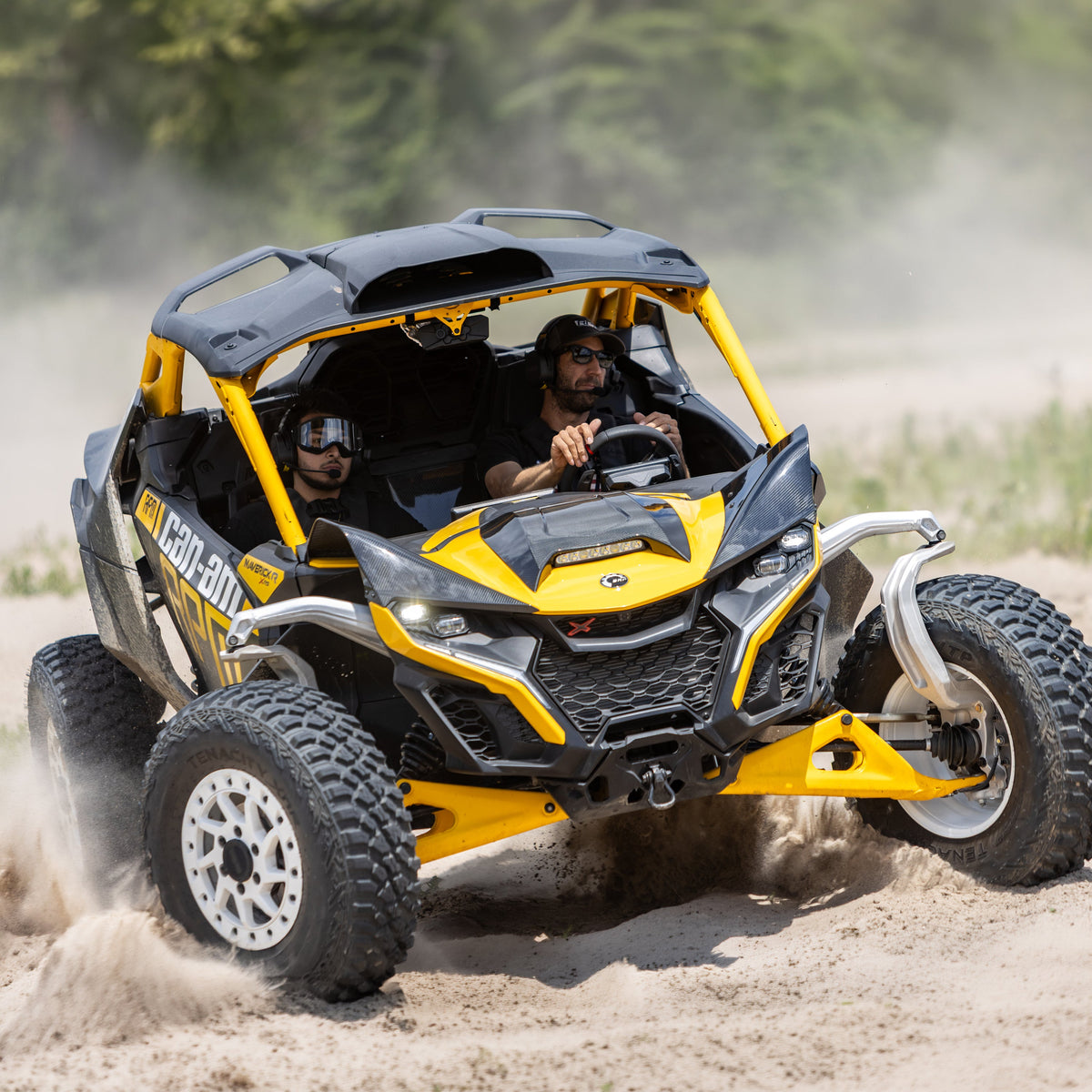Can-Am Maverick R Carbon Fiber Full Coverage Hood – product detail 5