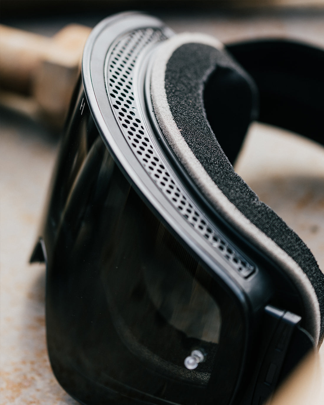 Havoc Infinity Goggle - Black/Gold Strap Smoke Magnetic Lens