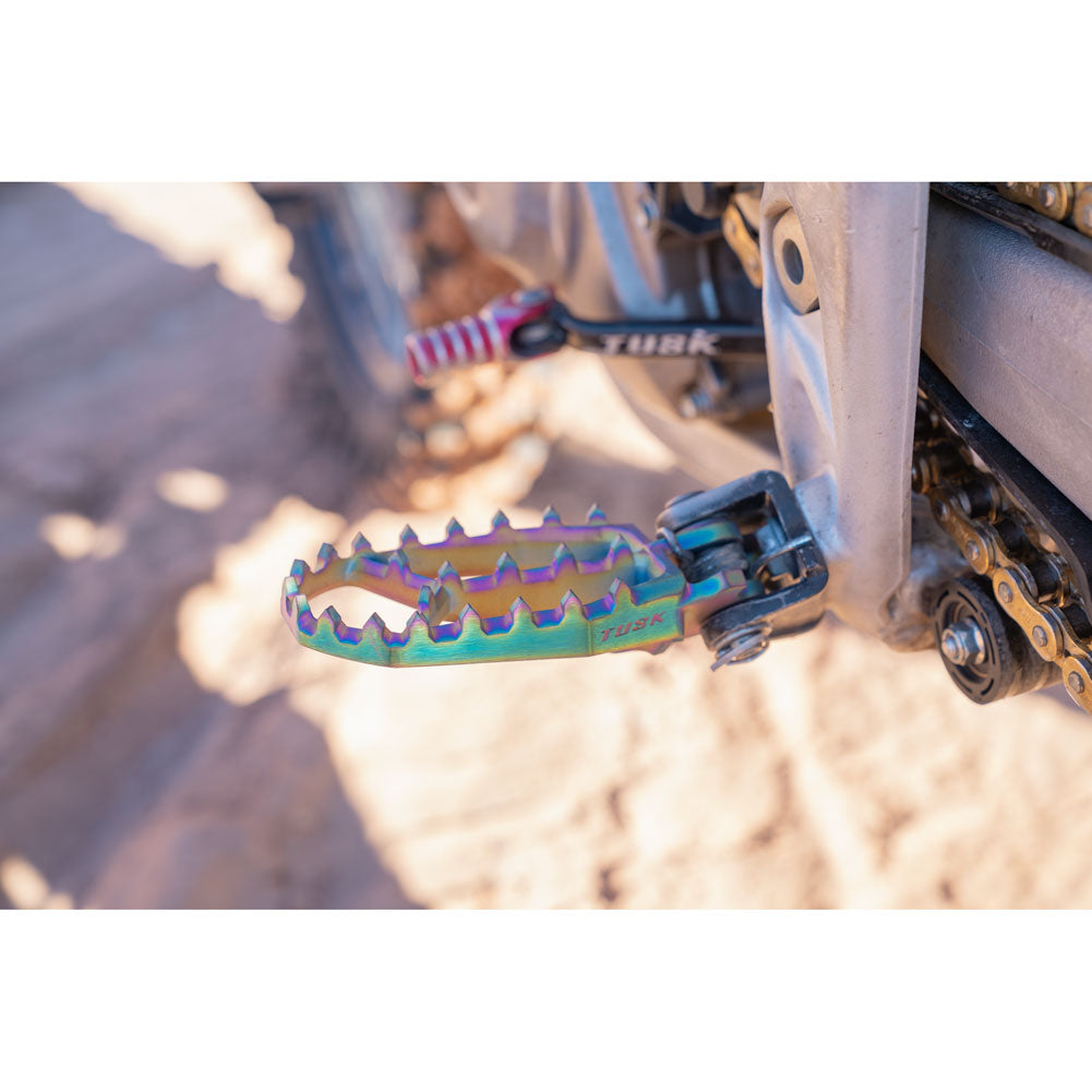 Tusk Blitz Titanium Moto Foot Pegs Yamaha YZ125 1999–2026