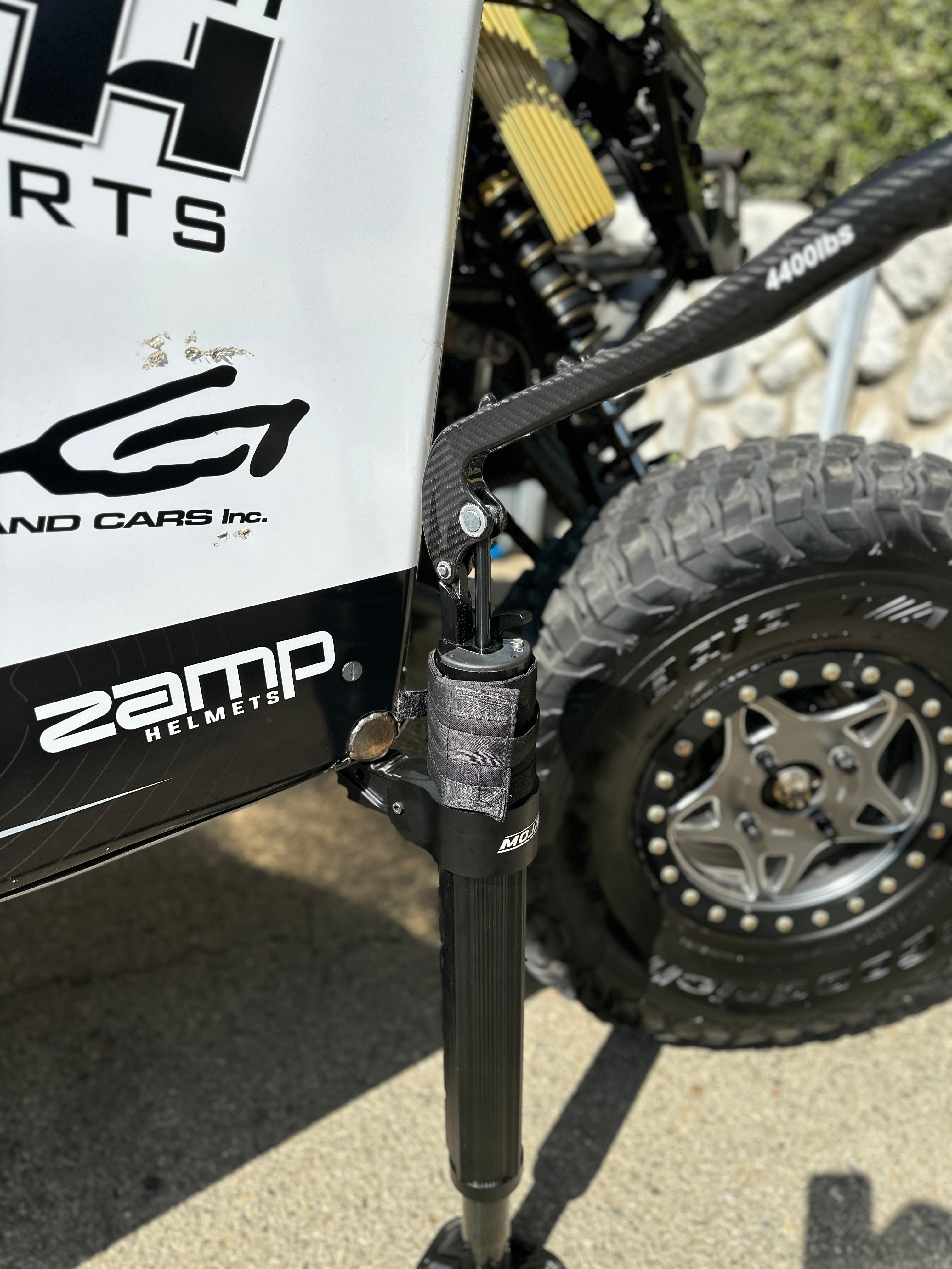 Photo of CarbonPro Compact Hydraulic Jack with Mounting Clamps MLH 32'' by MOJAB OFFROAD - Premium for UTVs / Side by Sides