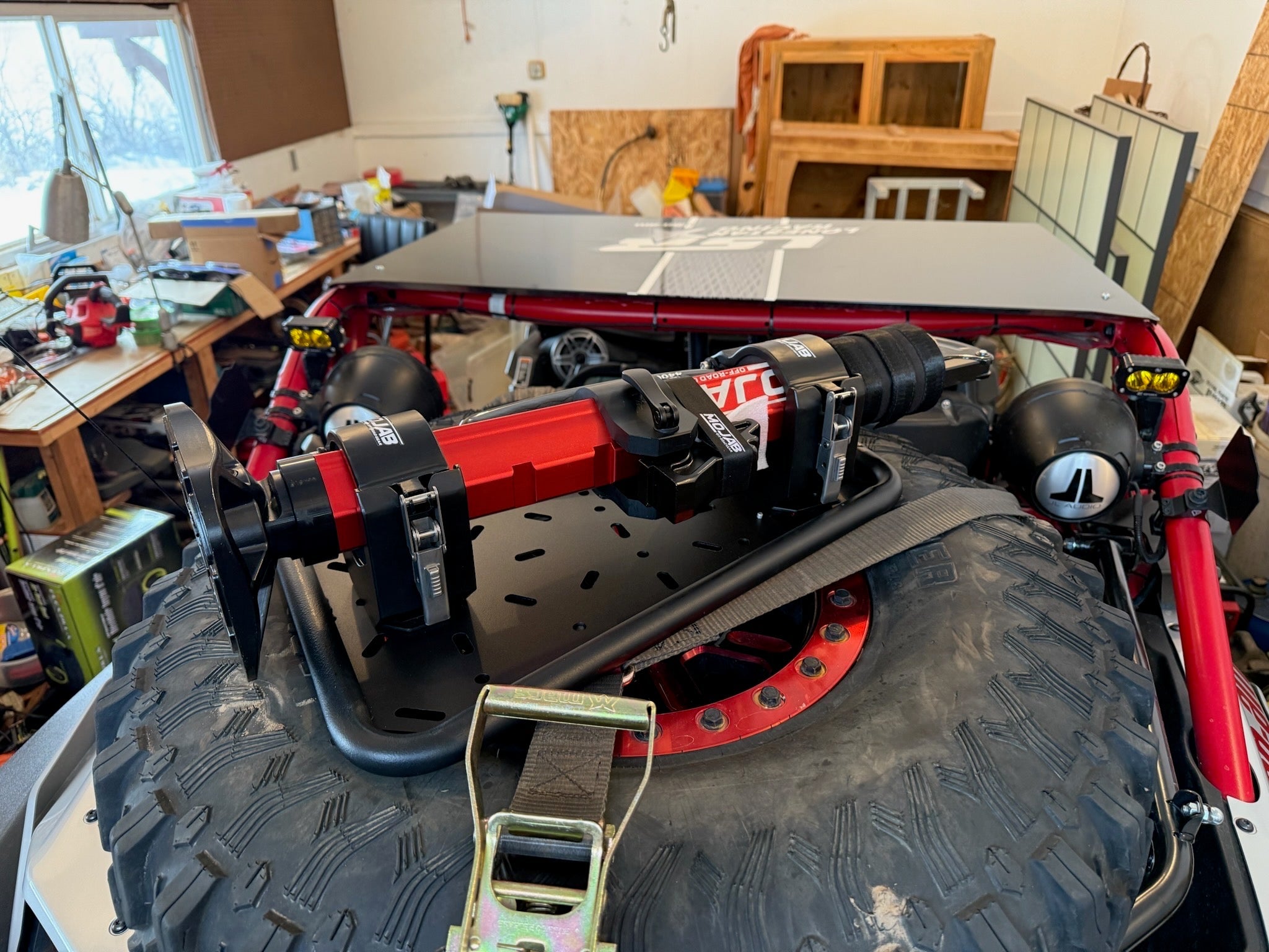 Photo of CarbonPro Compact Hydraulic Jack with Mounting Clamps MLH 40'' by MOJAB OFFROAD - Premium for UTVs / Side by Sides