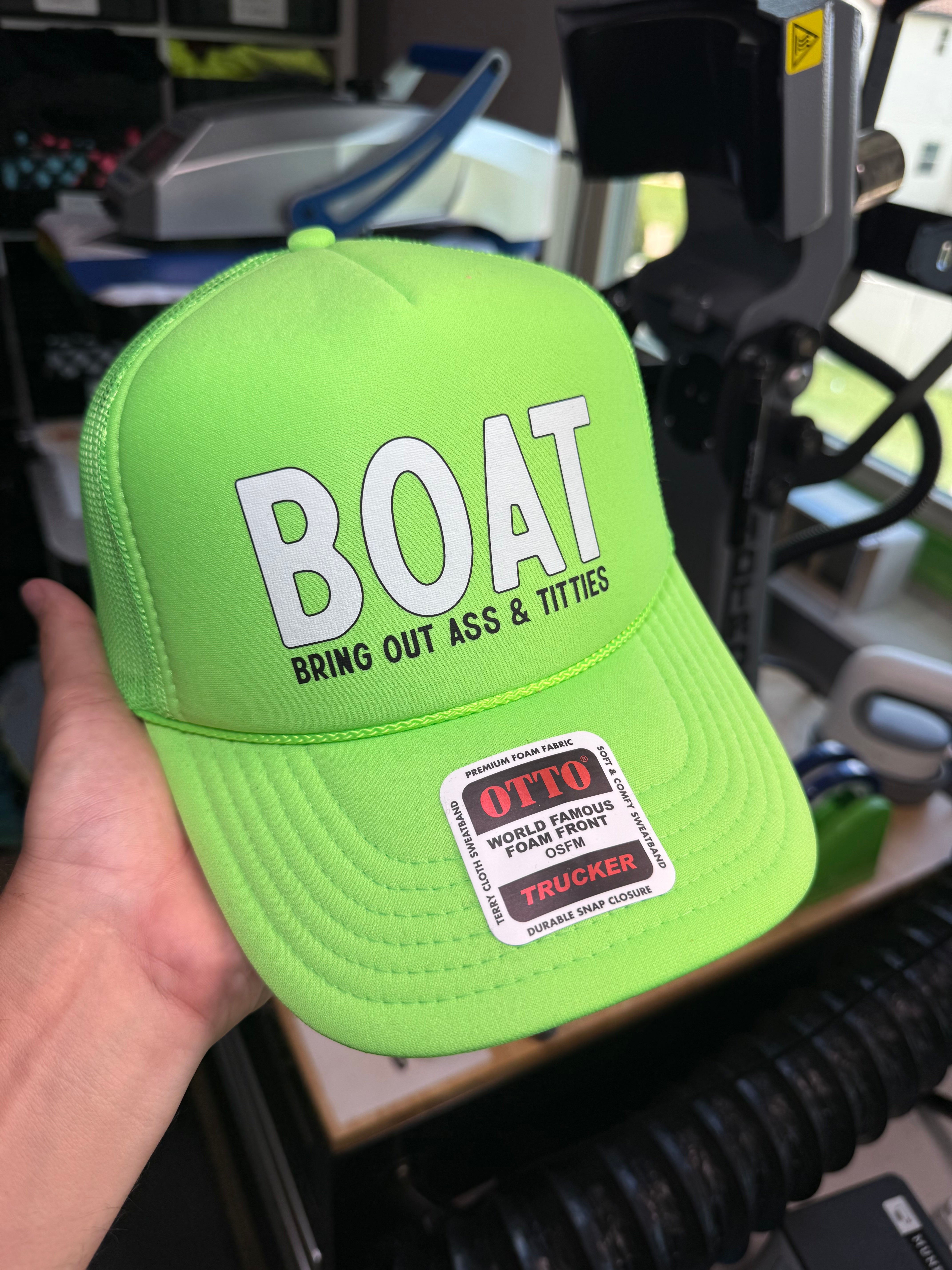 BOAT FOAM TRUCKER