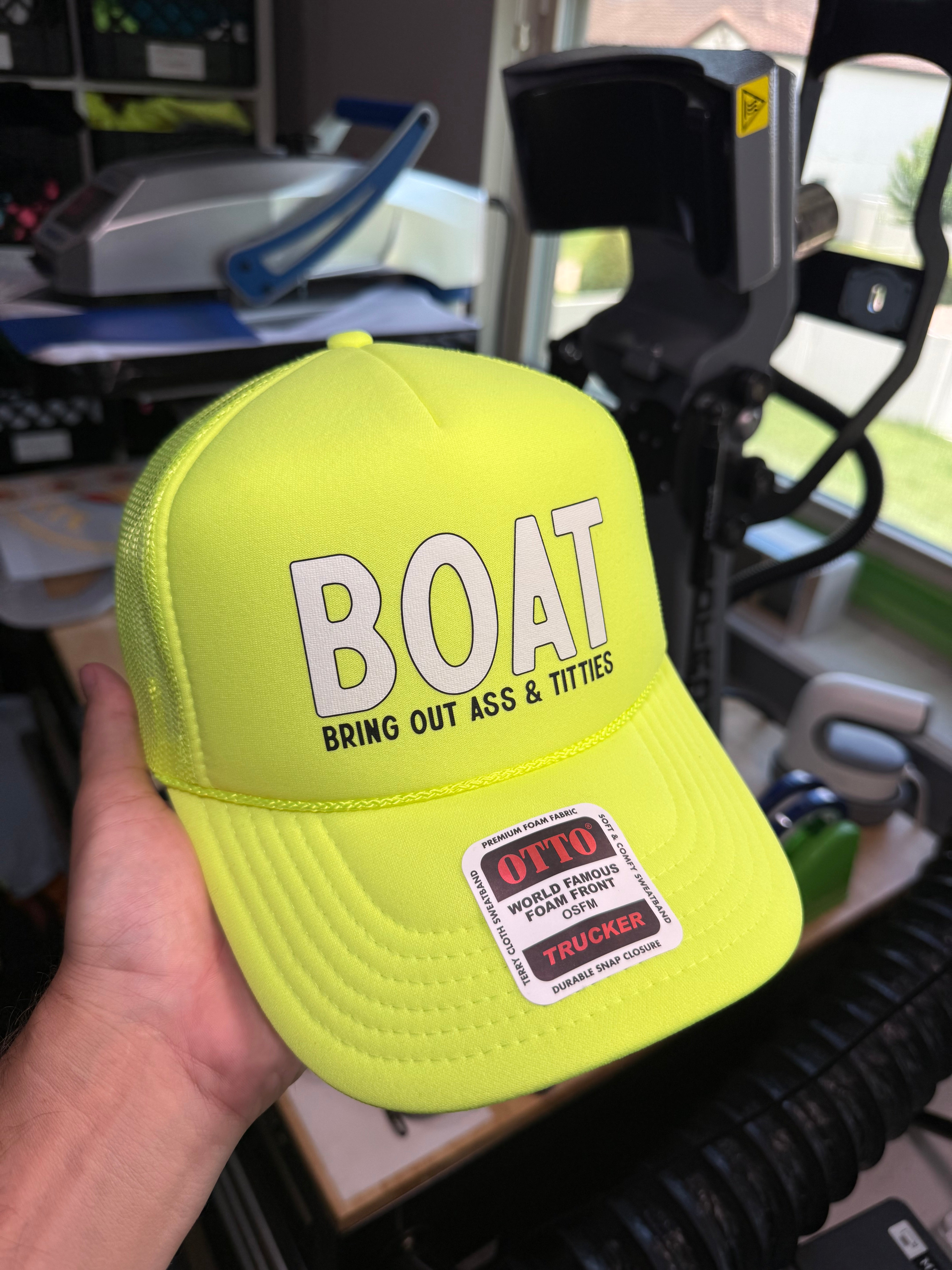 BOAT FOAM TRUCKER