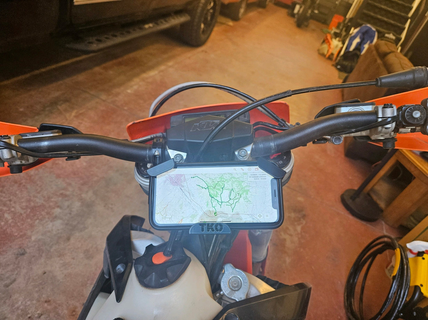 TKO CELL PHONE HOLDER