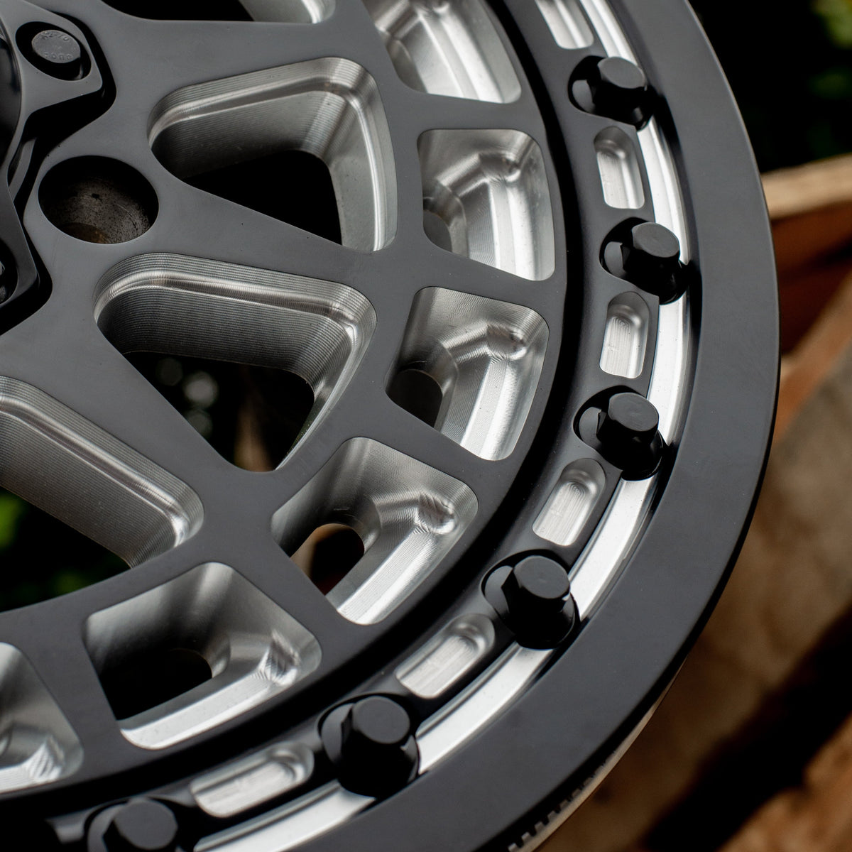 Outlaw 6R Beadlock Wheel