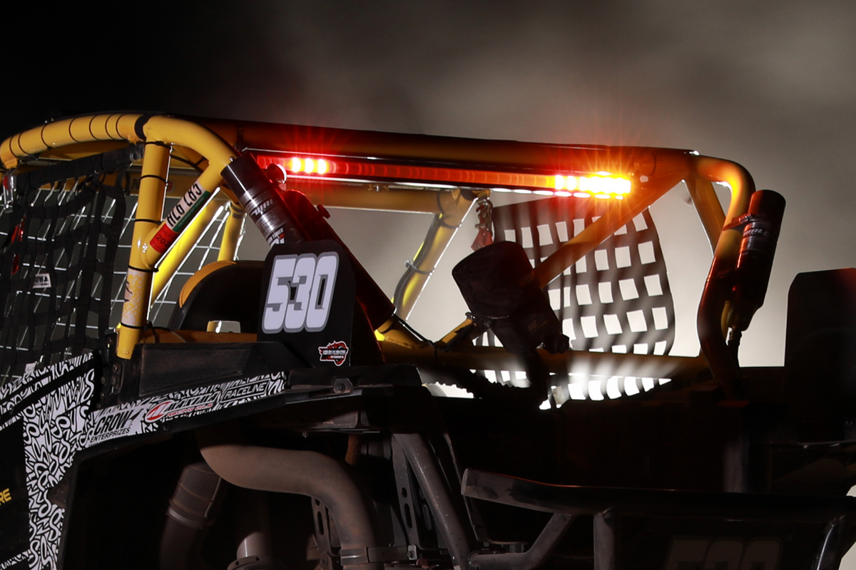 HEXCORE Universal 32" Chase LED Light Bar with Signal Light | STLCL
