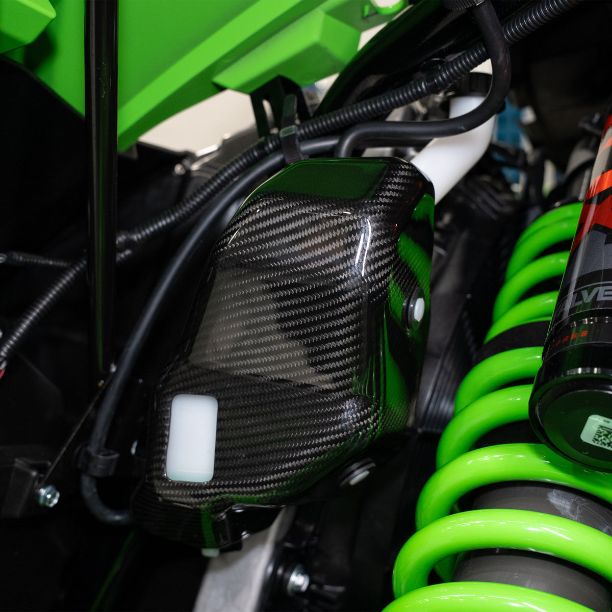 Kawasaki Teryx H2 Carbon Fiber Coolant Reservoir Cover – product detail 5