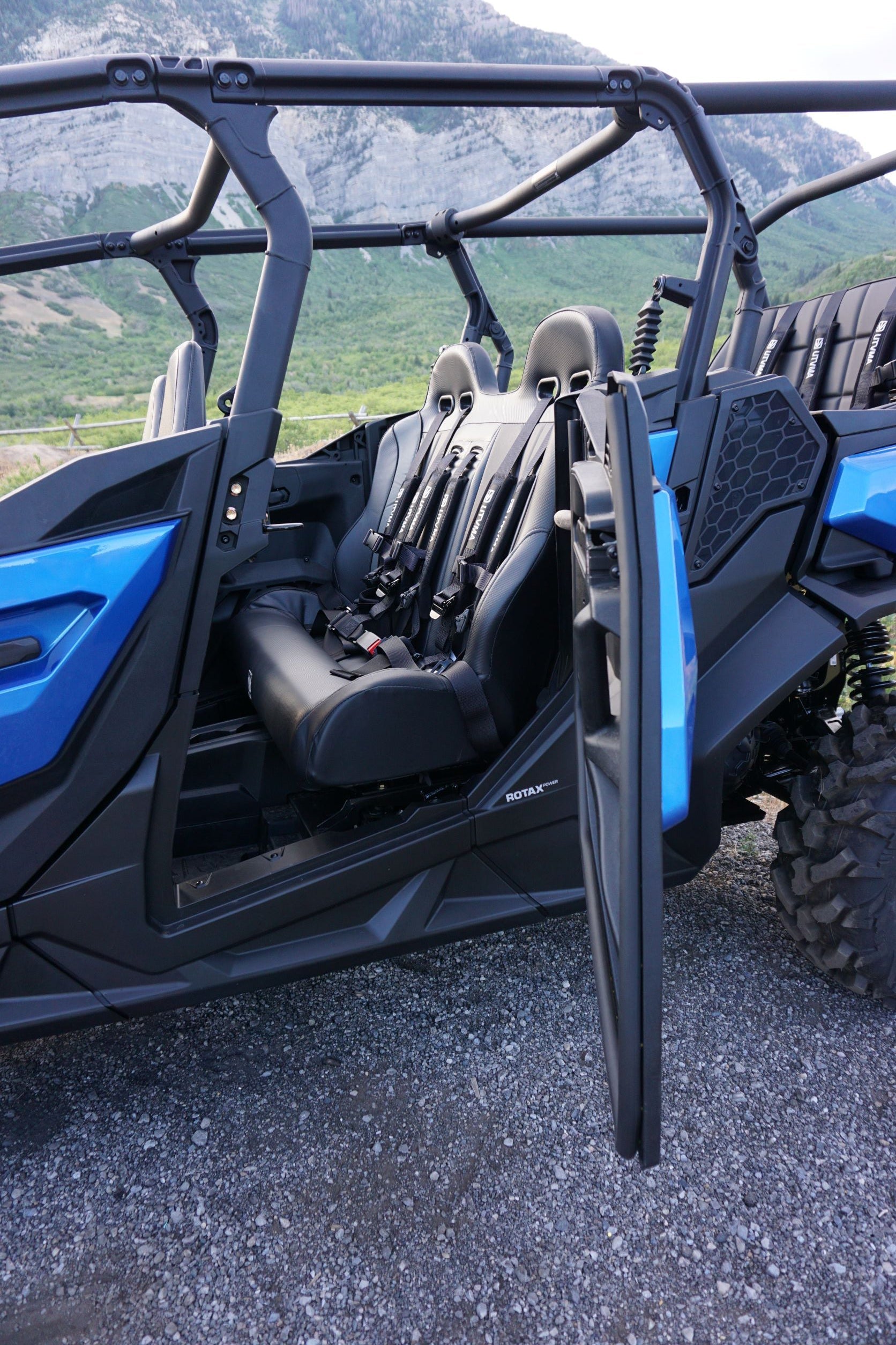 Commander Max Rear Bench Seat (2021+) W/ Harnesses