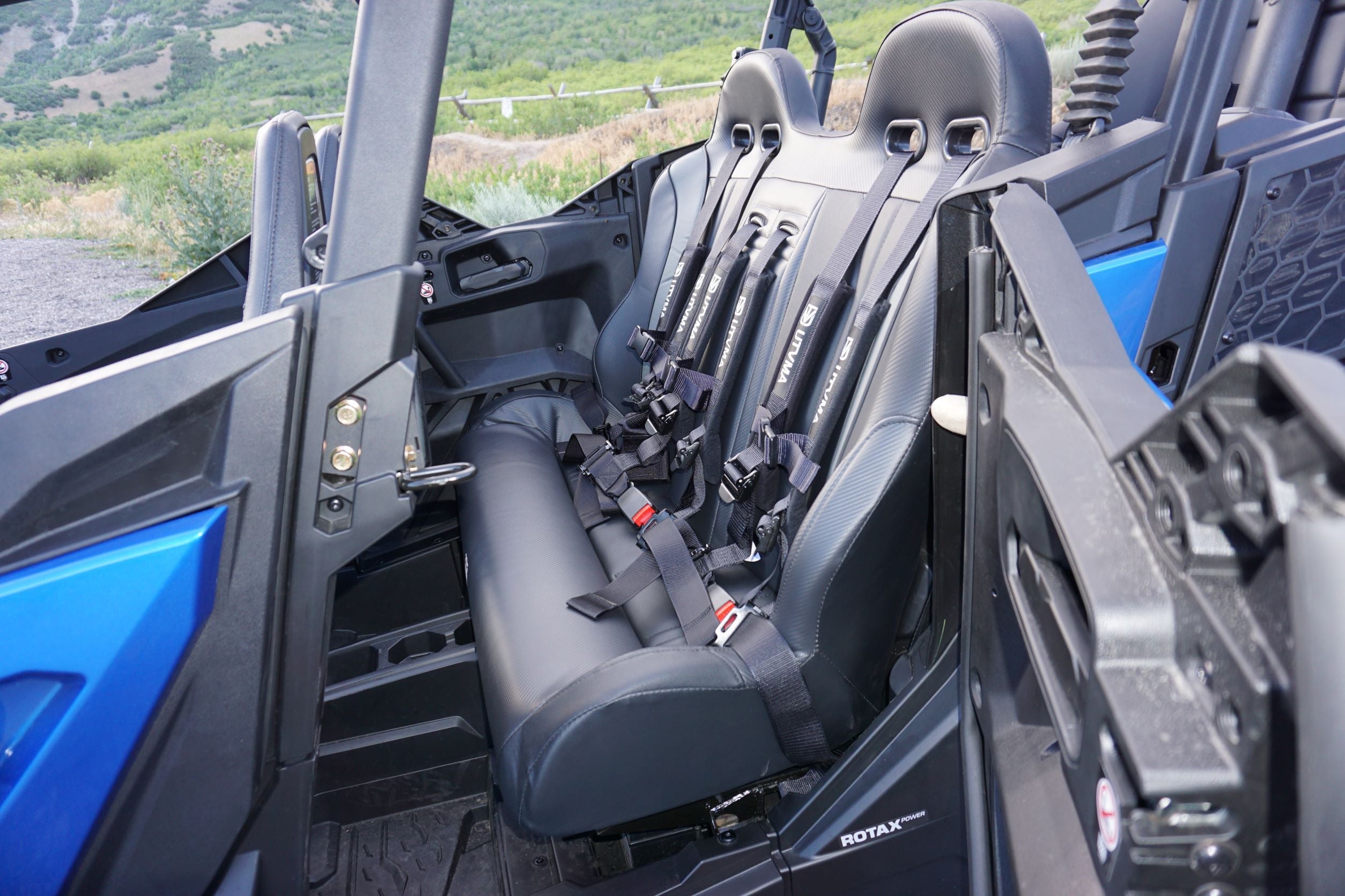 Commander Max Rear Bench Seat (2021+) W/ Harnesses