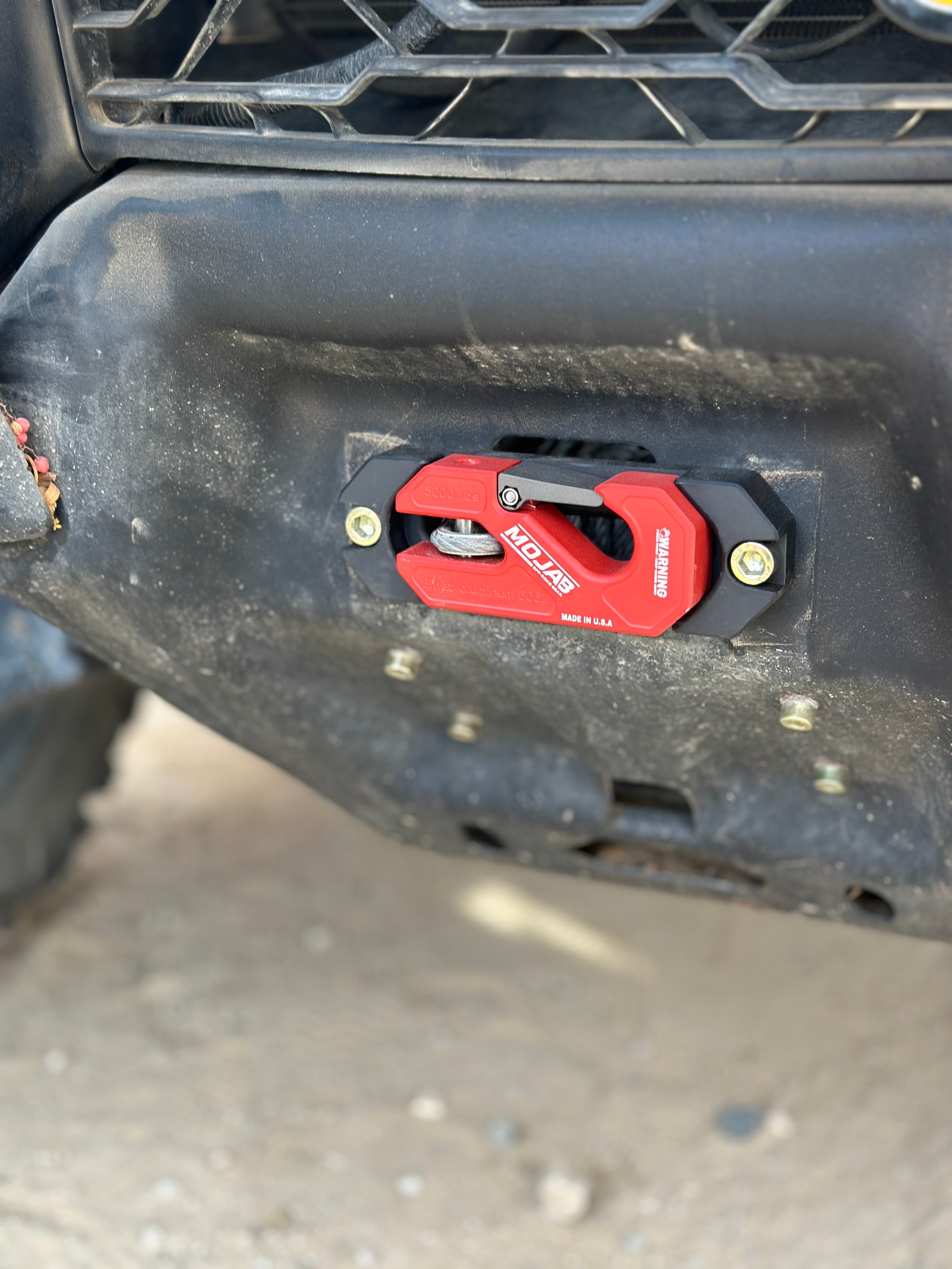 Photo of Side By Side / UTV Aluminum Recessed Winch Shackle with Fairlead Kit, closed latch (LIFE TIME WARRANTY*) by MOJAB OFFROAD - Premium Winches & Winch Mounts for UTVs / Side by Sides