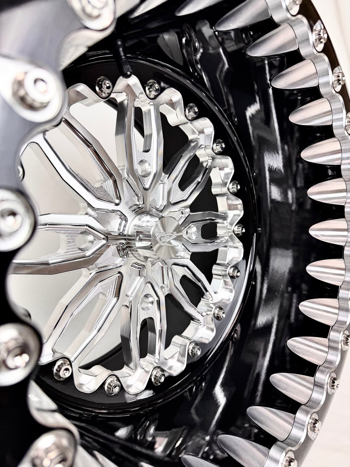 Packard Icon - FF Forged Beadlock - Silver - supplier product view 3