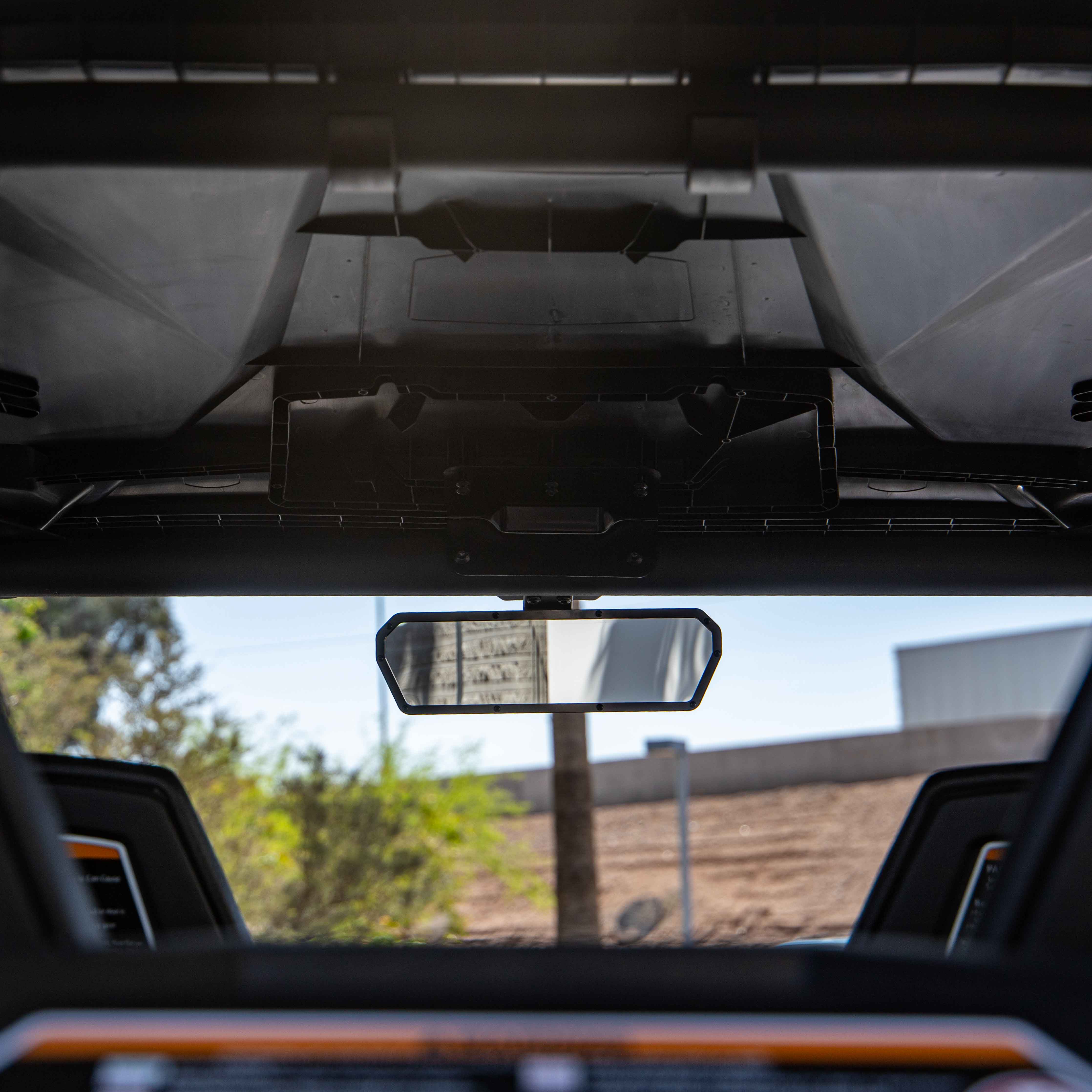 Maverick Sport / Commander Center Mirror Mount