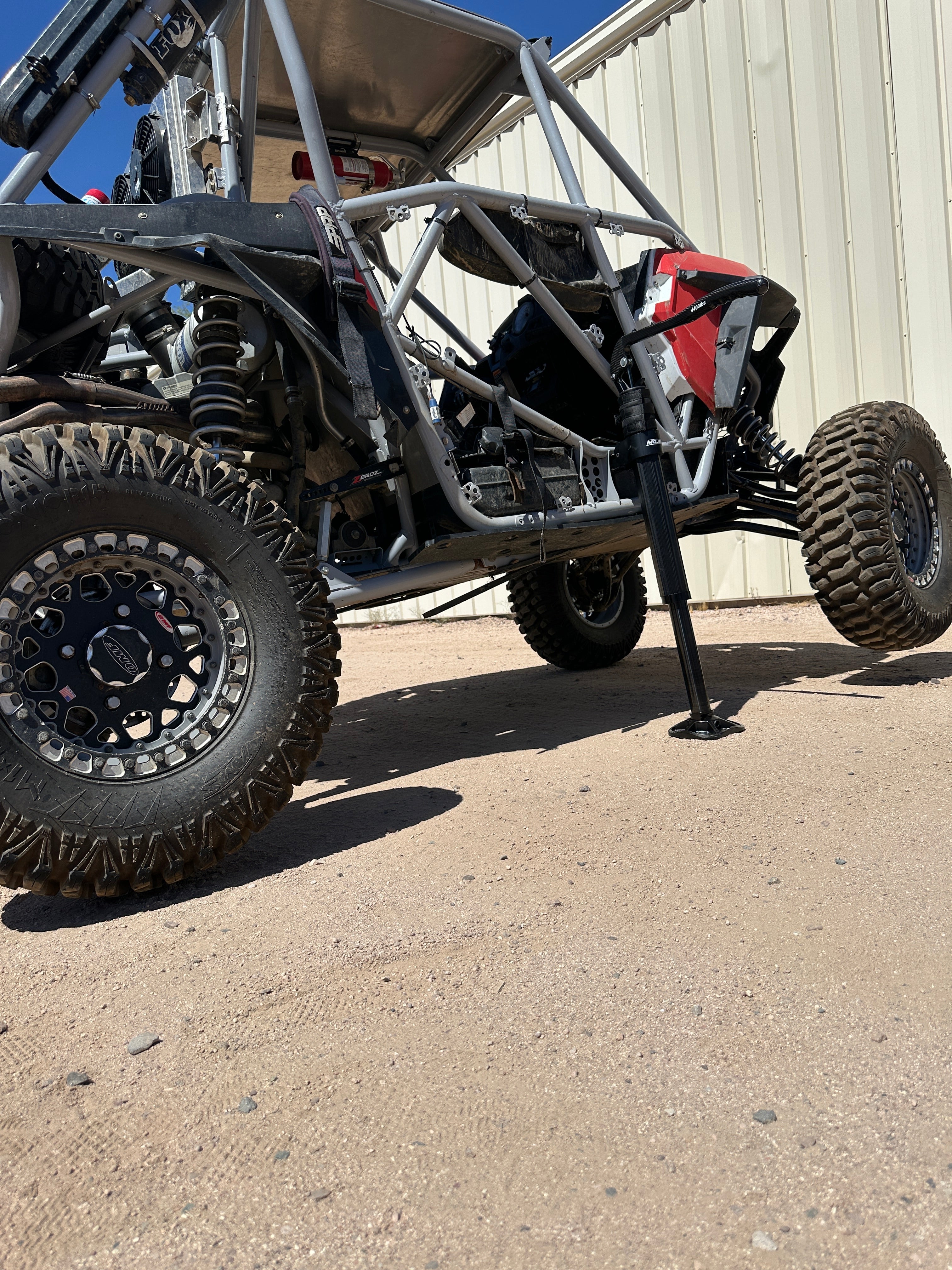 Photo of CarbonPro Hydraulic Jack with Mounting Clamps MLH 48'' by MOJAB OFFROAD - Premium Jacks & Accessories for UTVs / Side by Sides