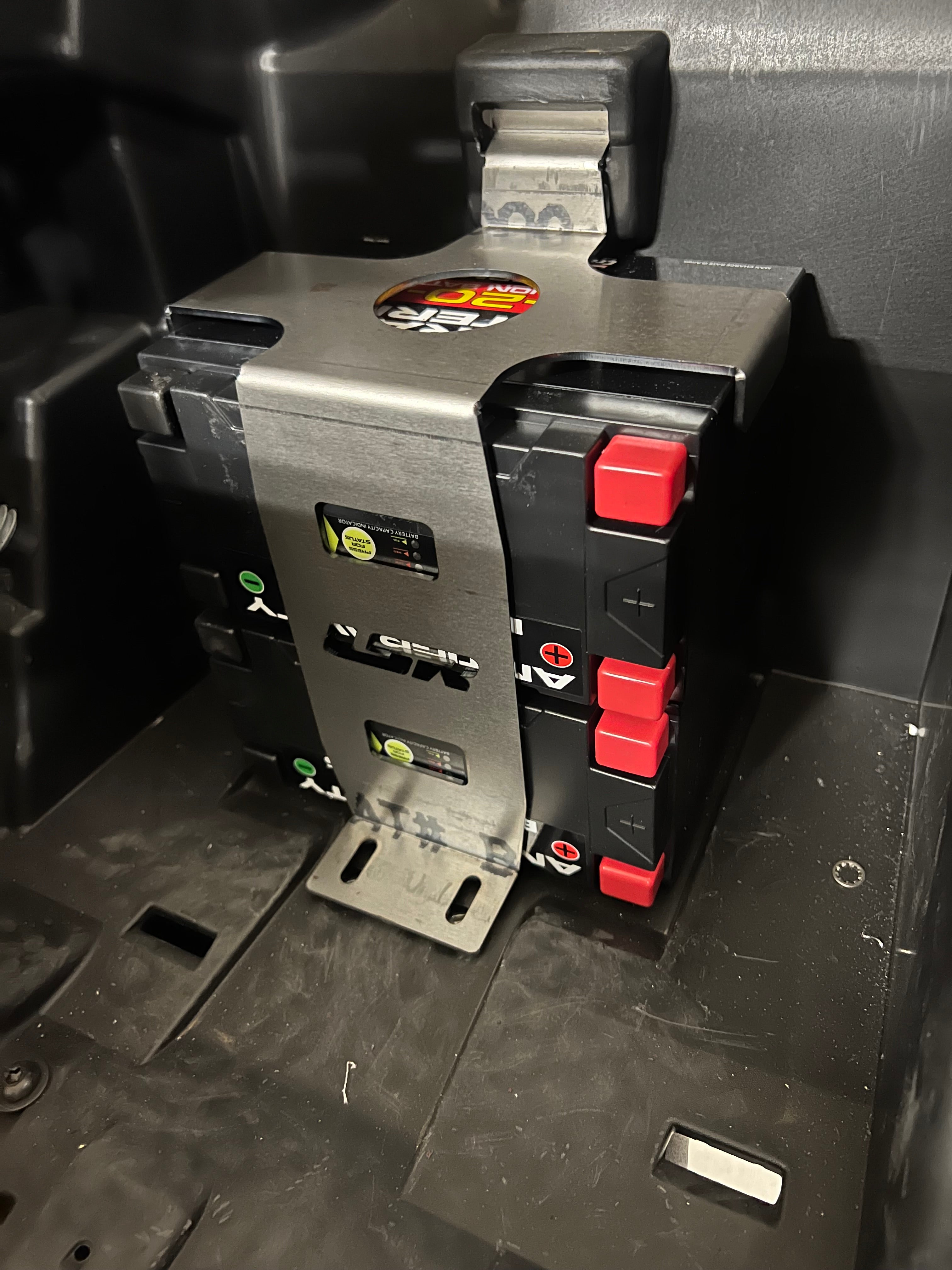 CAN-AM MAVERICK R BATTERY HOLD DOWN