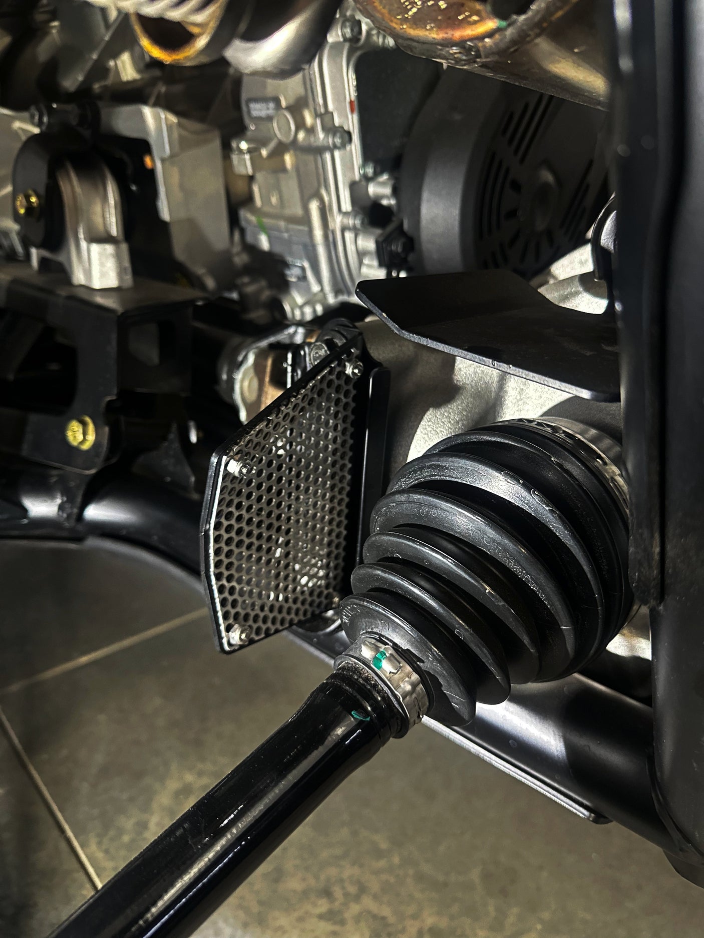 POLARIS PRO R REAR CV GUARDS