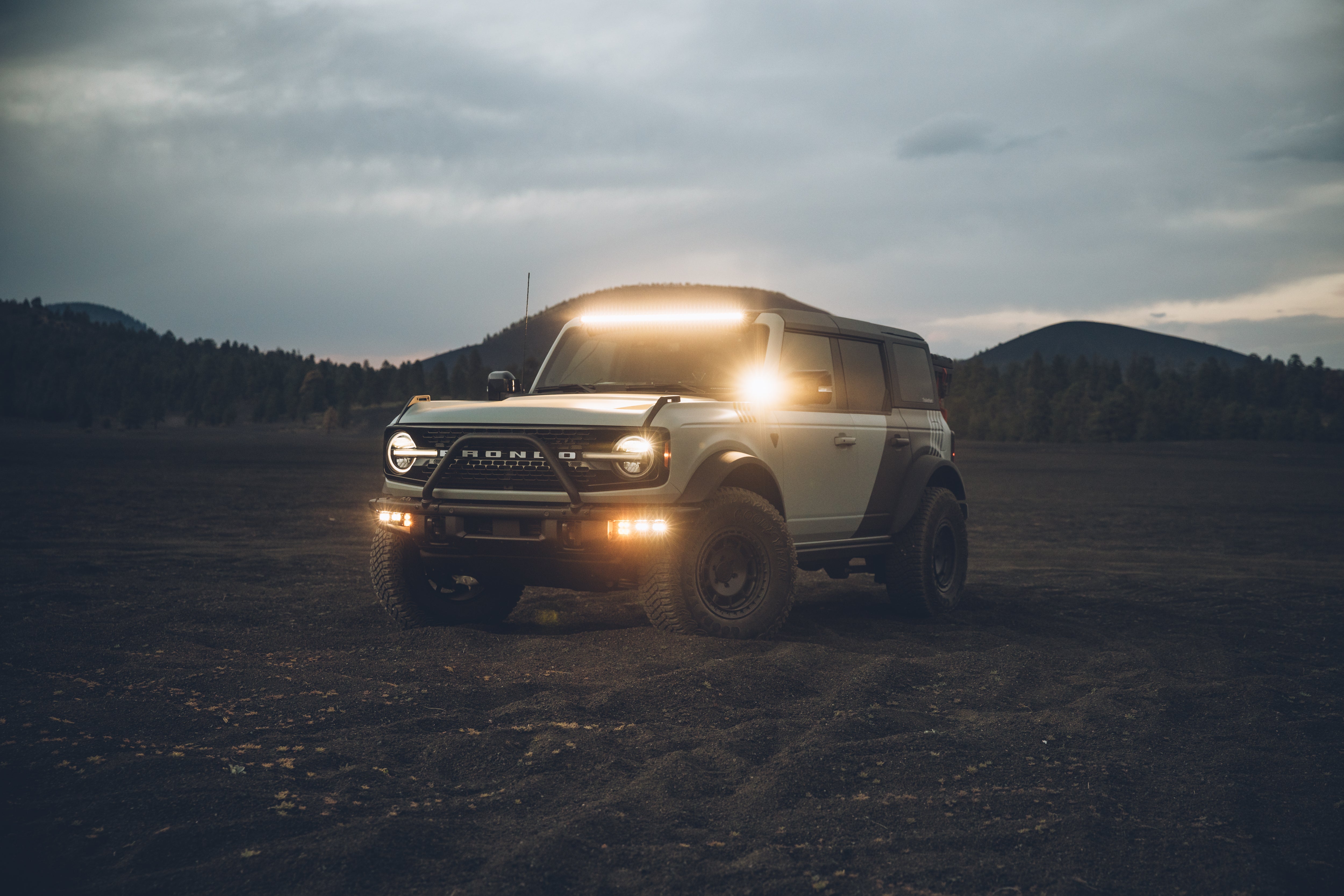 Photo of Ford Bronco - 40" Light Bar Roof Mount Kit by Heretic Studio Dealer Portal - Premium for UTVs / Side by Sides