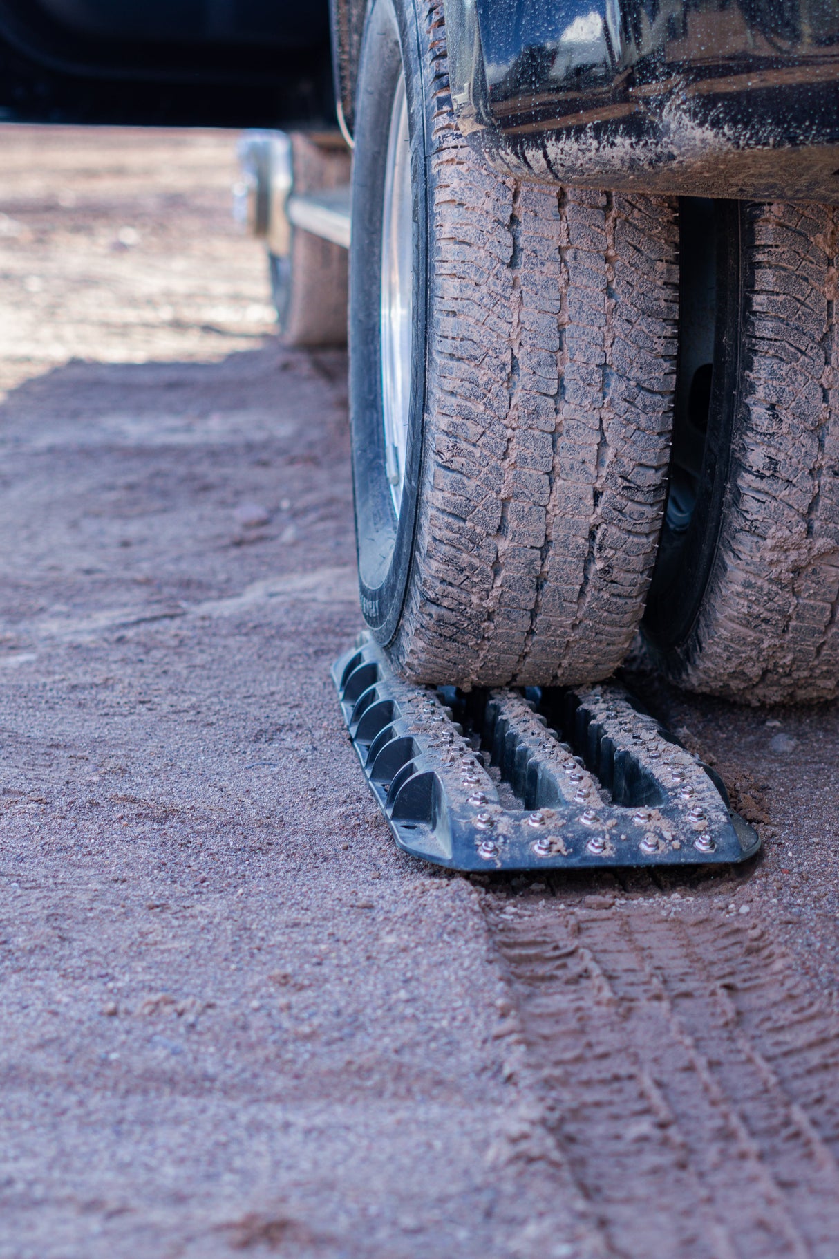 Ultimate Traction recovery board with steel plugs and storage bag