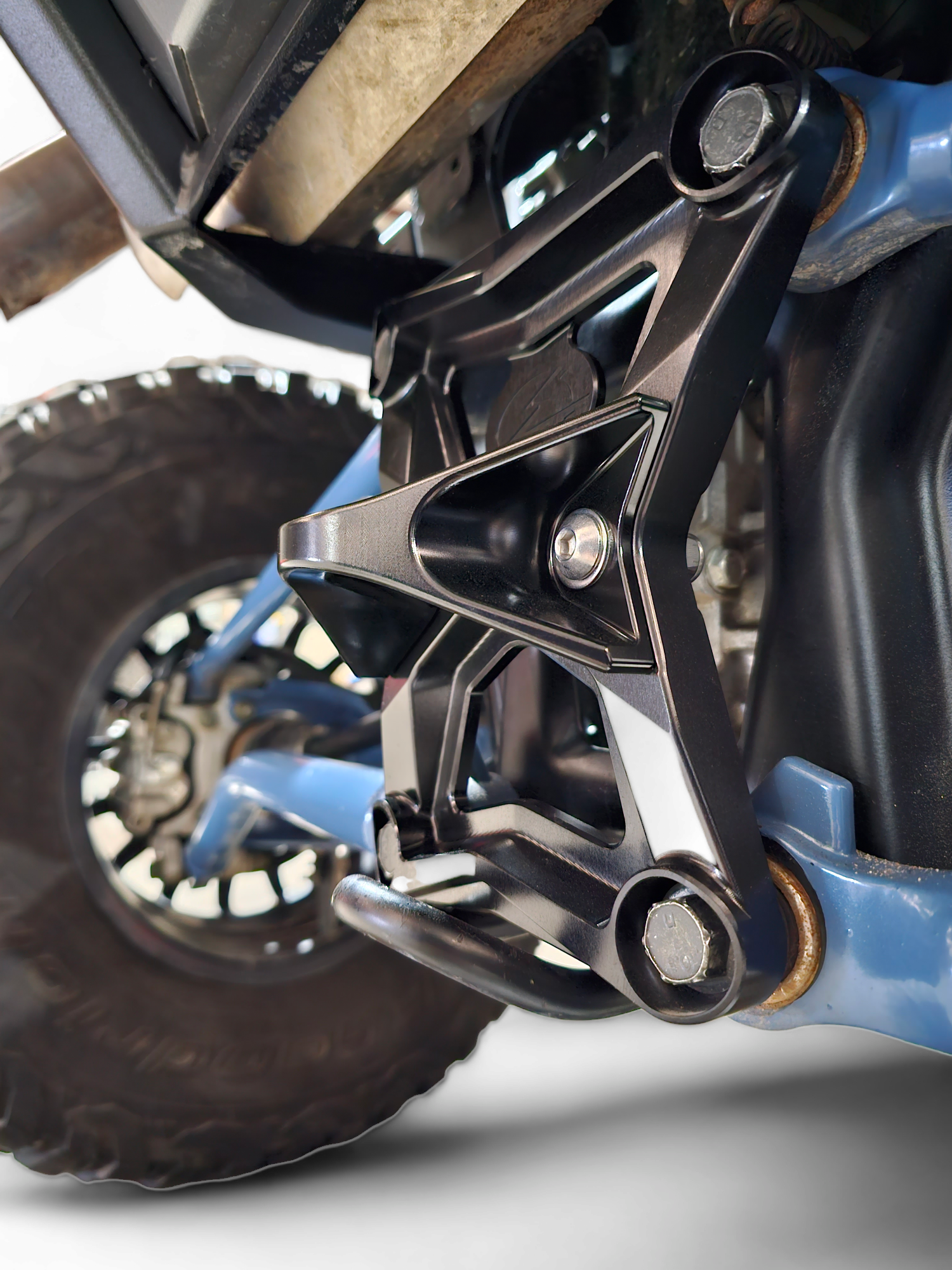 Photo of 2020-2024 Polaris RZR Pro XP Radius Rod Plate with Tow Hook Black by Elektric Offroad - Premium Receivers & Hitches for UTVs / Side by Sides