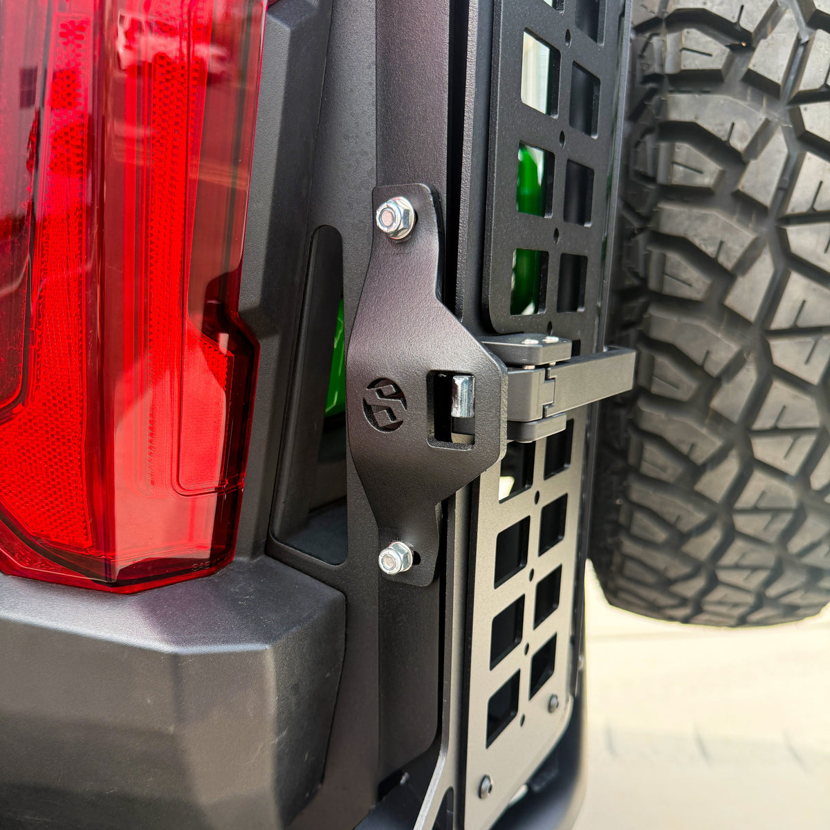 Polaris Xpedition X-Plorer Rear Bumper & Tire Carrier – product detail 6