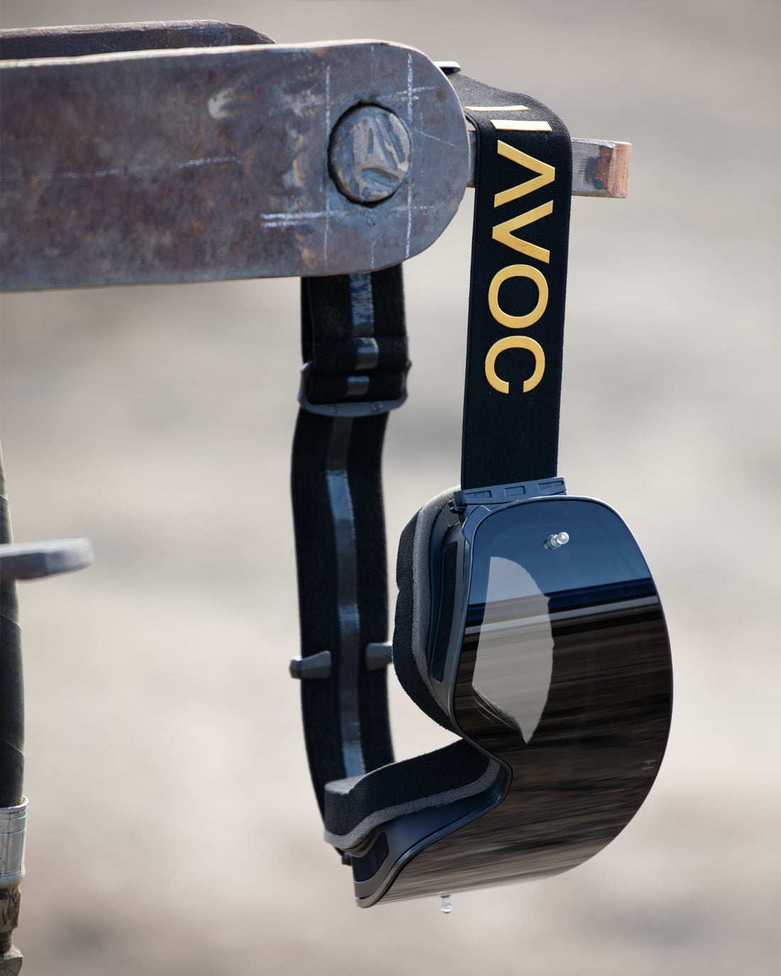 Havoc Infinity Goggle - Black/Gold Strap Smoke Magnetic Lens