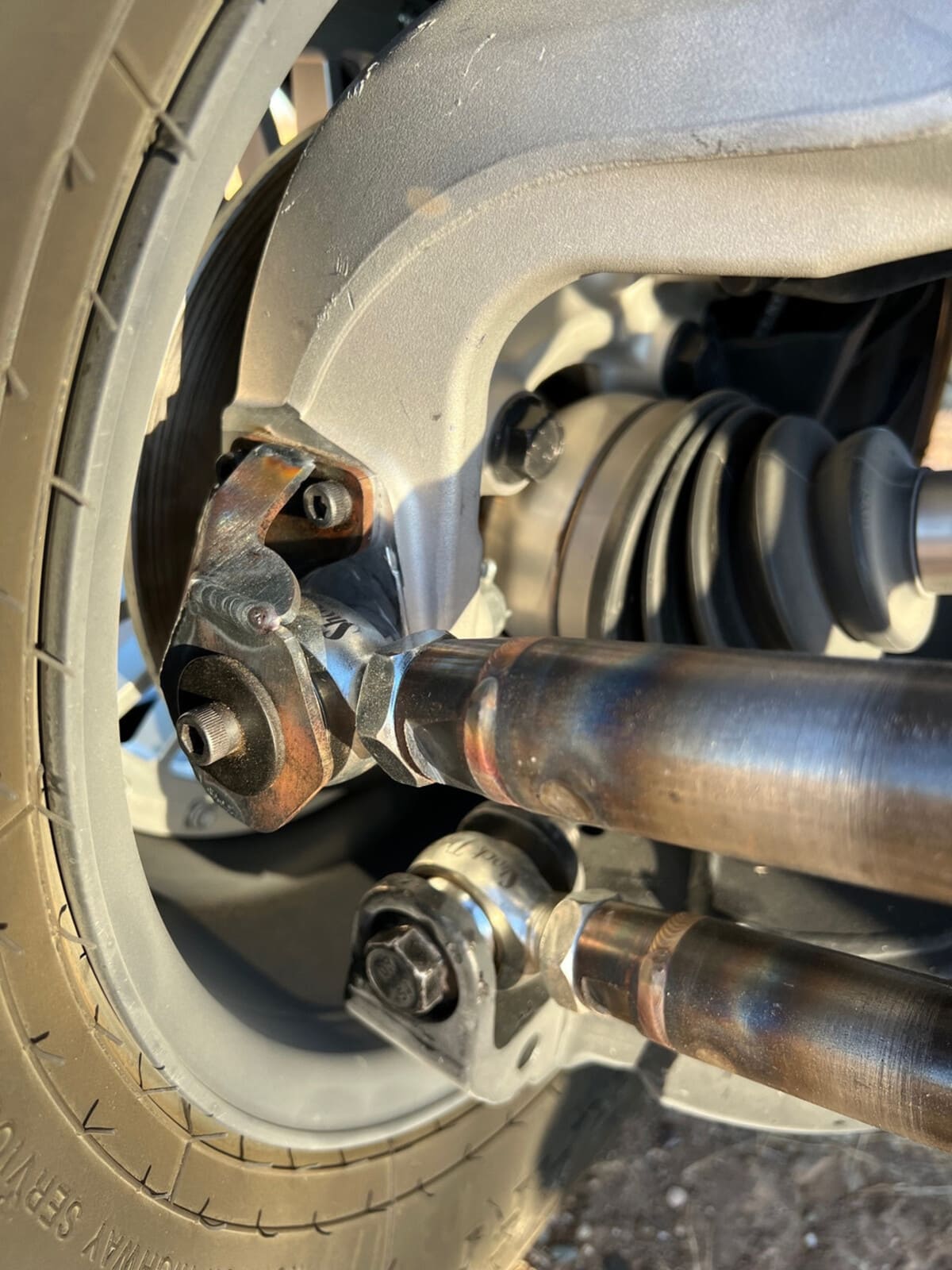 Photo of Can-Am Maverick R Radius Rod Kit by Shock Therapy - Premium Radius Rods & Plates for UTVs / Side by Sides