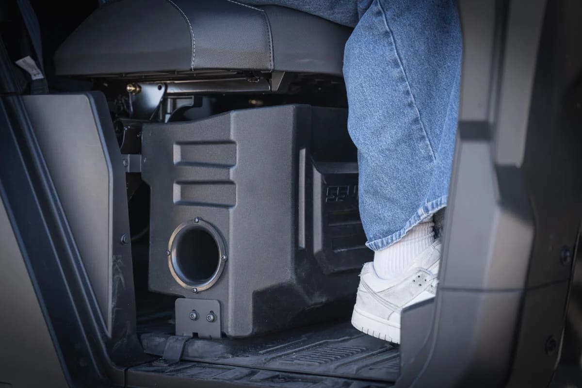 SSV Works '26+ Can-Am Defender HD11 5-Phase V-Spec 1.65 KW 7-Speaker Audio Kit