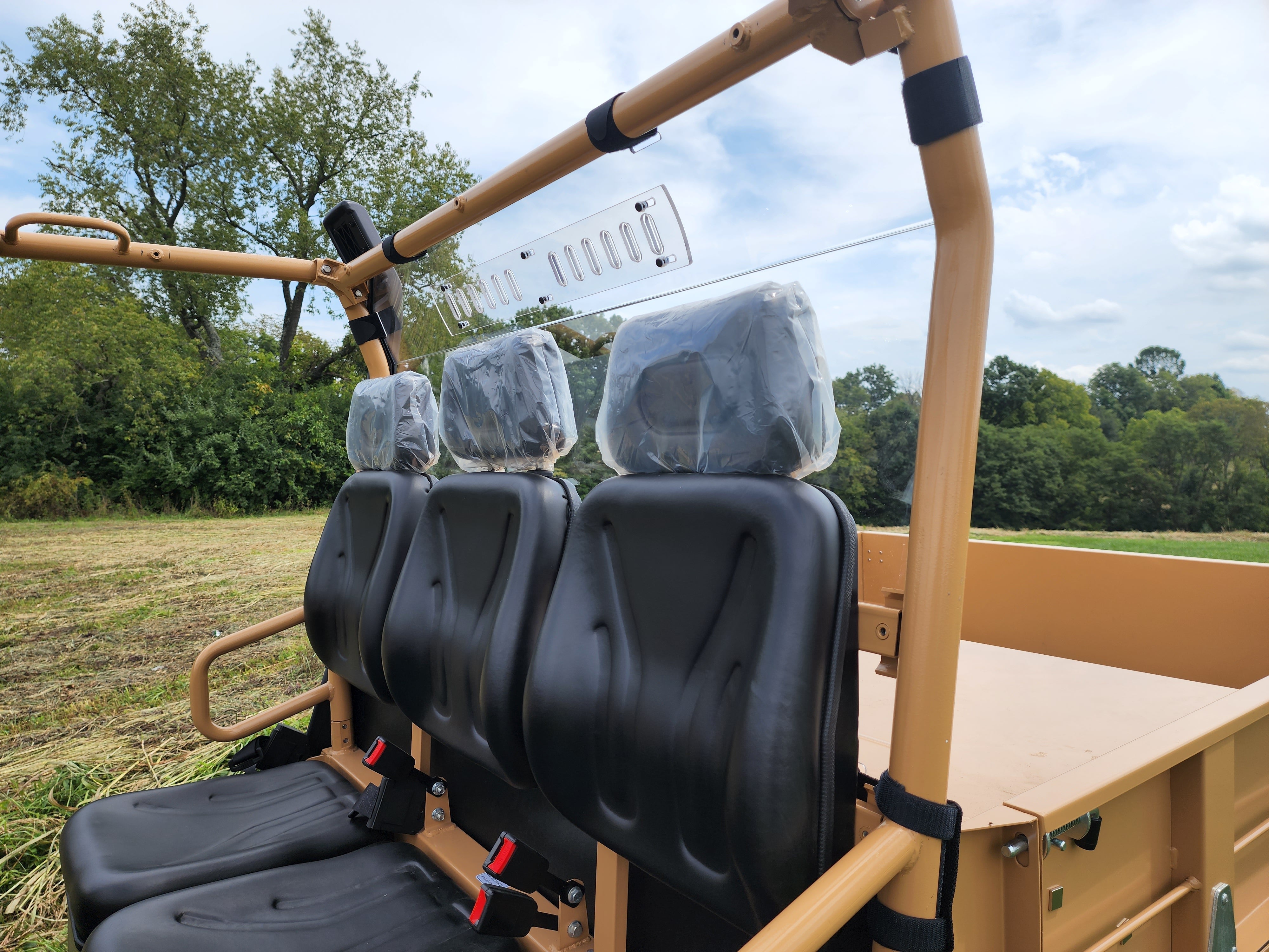 Photo of Tuatara - Lexan Back Panel w/Vent and Soft Lower Panel Options by 3 Star UTV - Premium Windshields for UTVs / Side by Sides