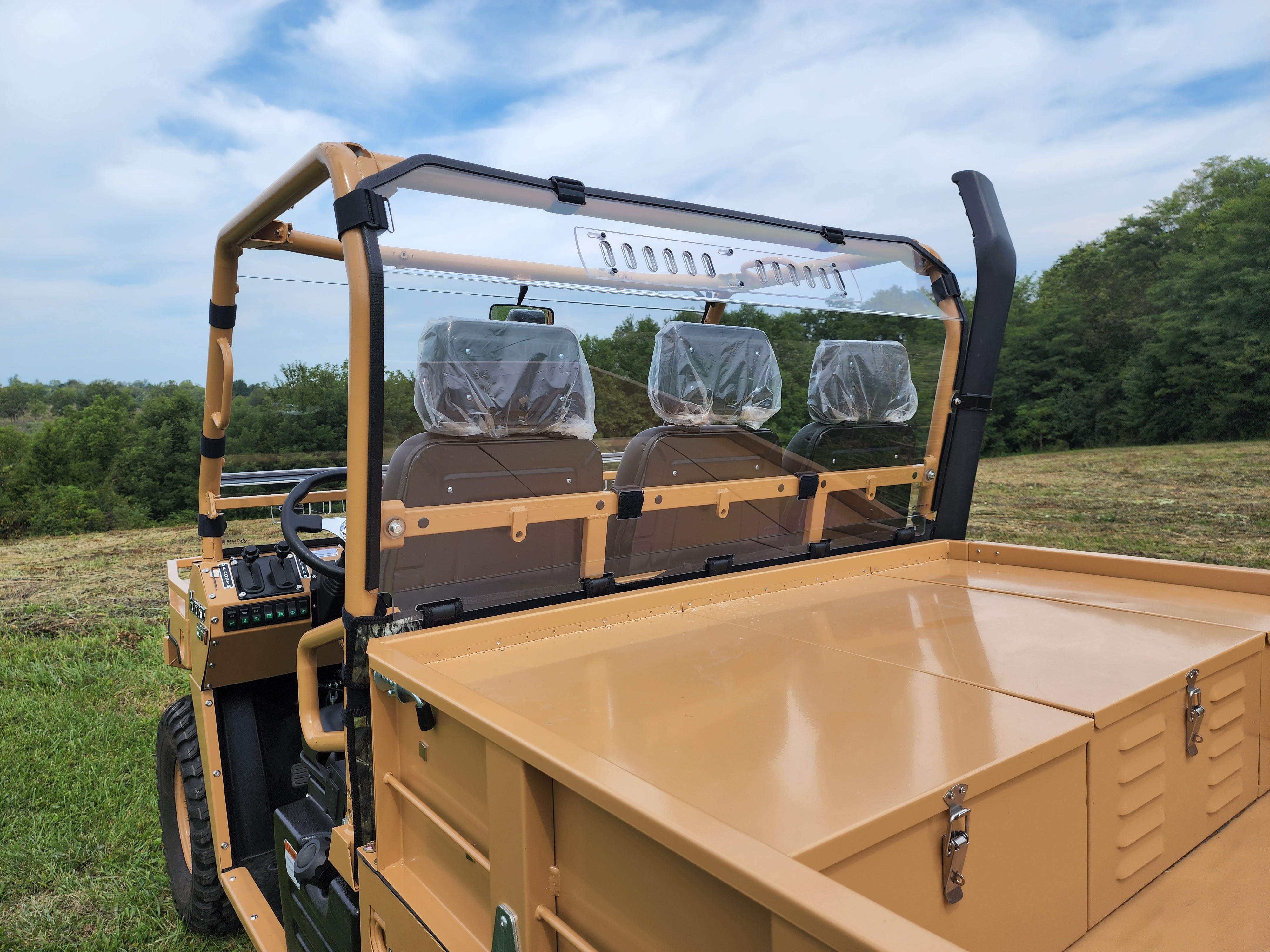 Photo of Tuatara - Lexan Back Panel w/Vent and Soft Lower Panel Options by 3 Star UTV - Premium Windshields for UTVs / Side by Sides
