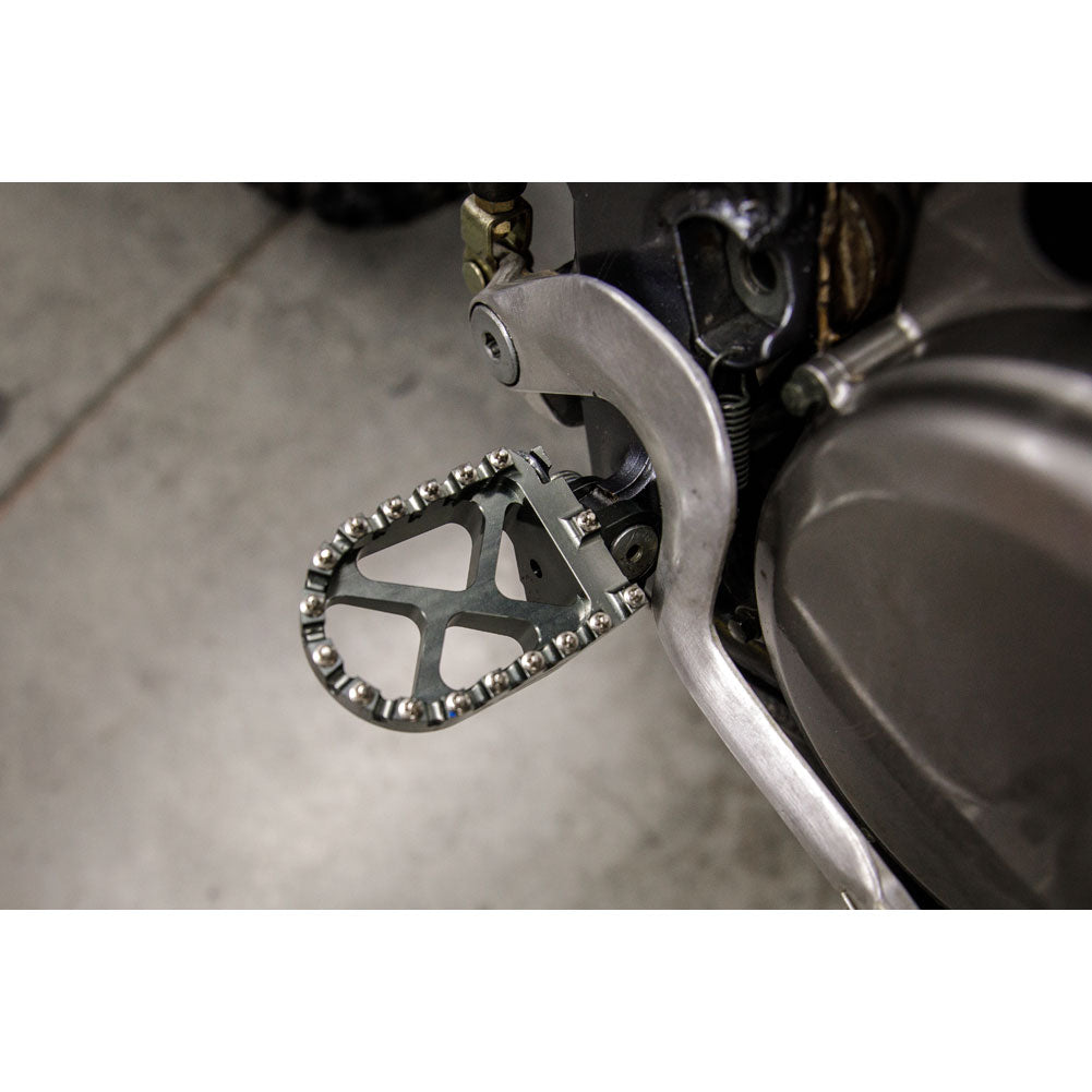 Tusk Billet Race Foot Pegs Suzuki RM125 1991–2002