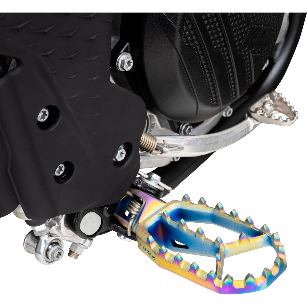 Tusk Blitz Titanium Moto Foot Pegs Jet Fuel Husqvarna FC 250 2022-2026