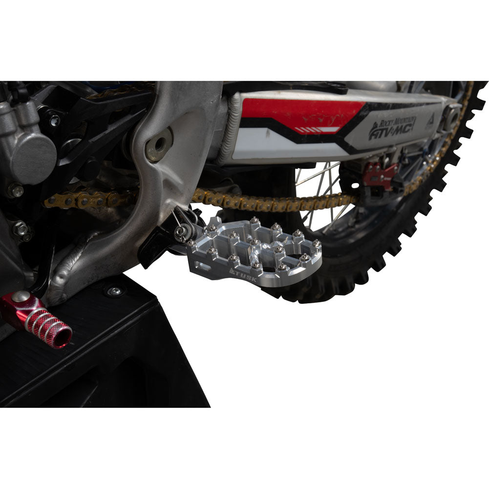 Tusk Strike Billet Moto Foot Pegs Honda Transalp XL750 2024–2025